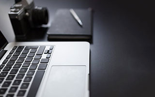 星空电竞在线平台-曼联正式宣布签约逆天前锋，转会市场火热，曼联引进前锋