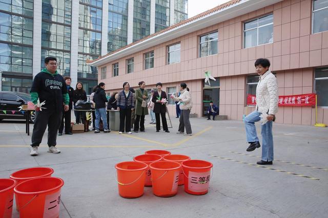 全国踢毽子比赛,传统文化新风尚的简单介绍 全国踢毽子比赛,传统文化新风尚的简单介绍