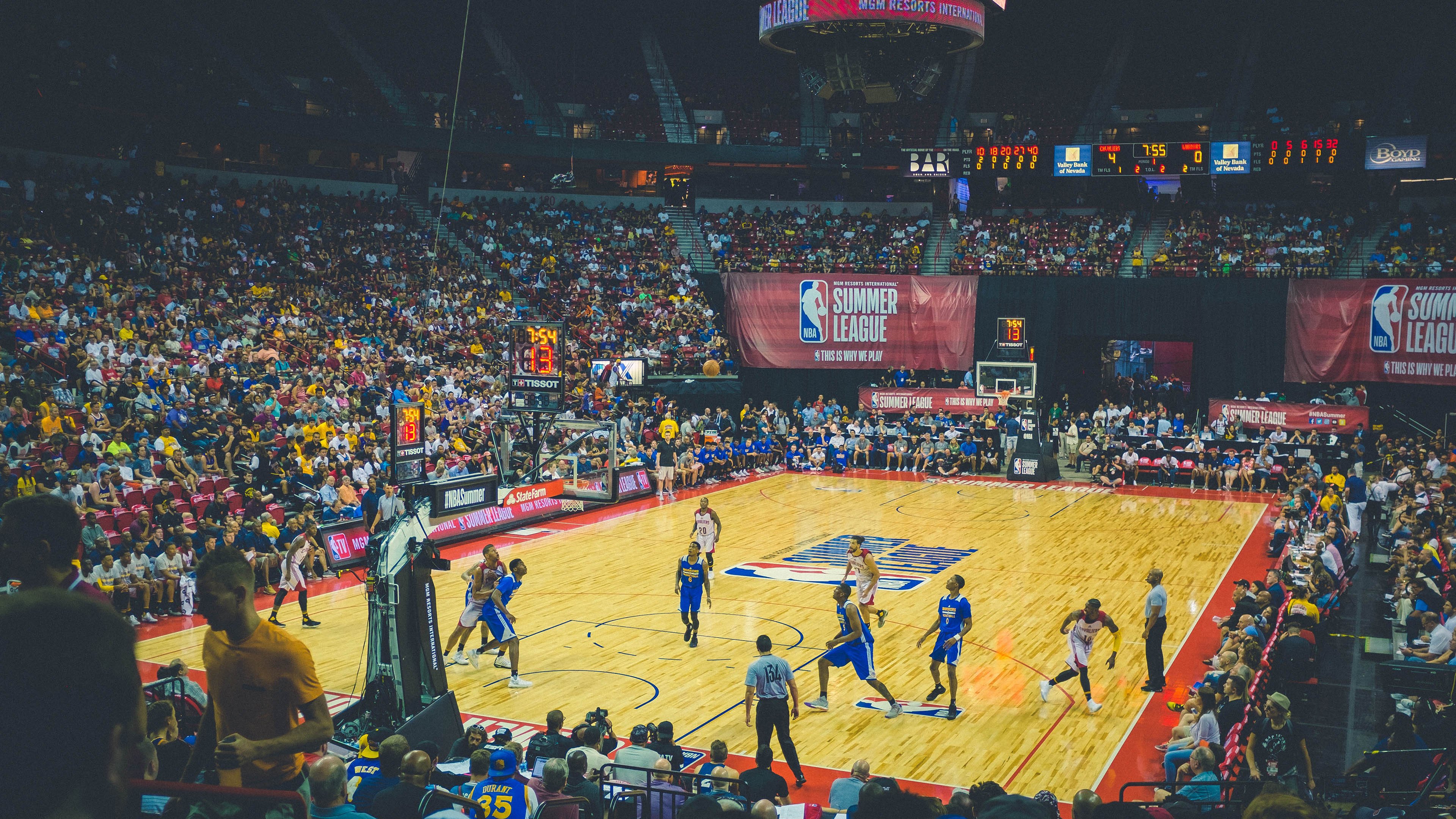 英雄联盟选手专访：Faker谈职业生涯，Uzi展望未来，faker说过uzi是谁吗